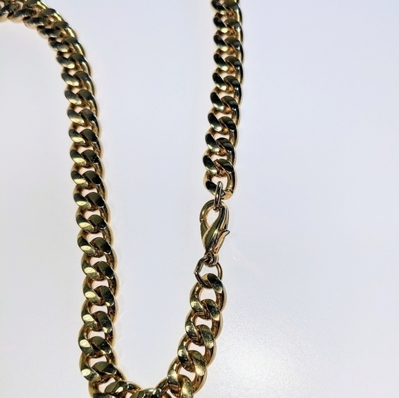 Gold Chain-link 15" Necklace - Picture 3 of 4